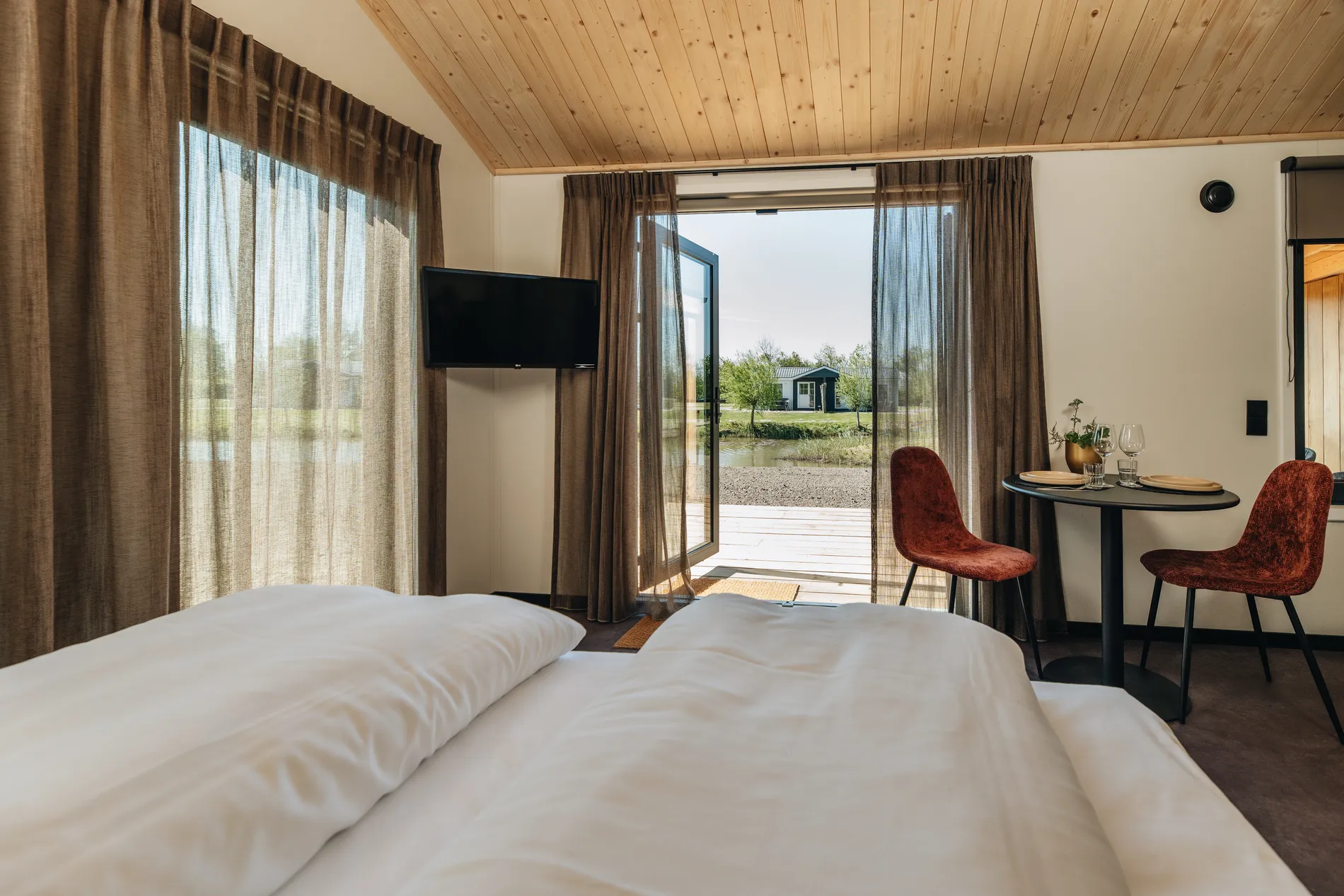 Modernes Badezimmer-Interieur